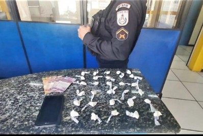 Após perseguição no centro de Vassouras, homem é preso por tráfico de drogas