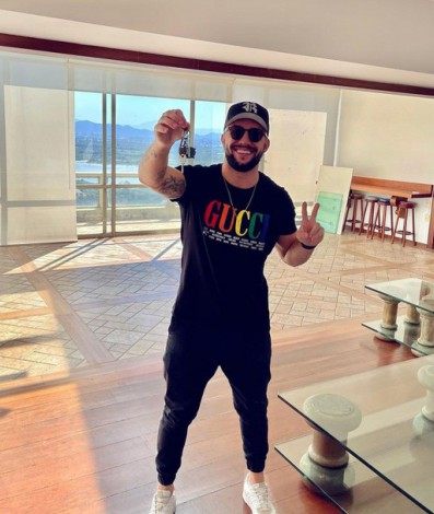 Ex-BBB Arthur mostra seu novo apartamento com vista para o mar - Reprodução Internet
