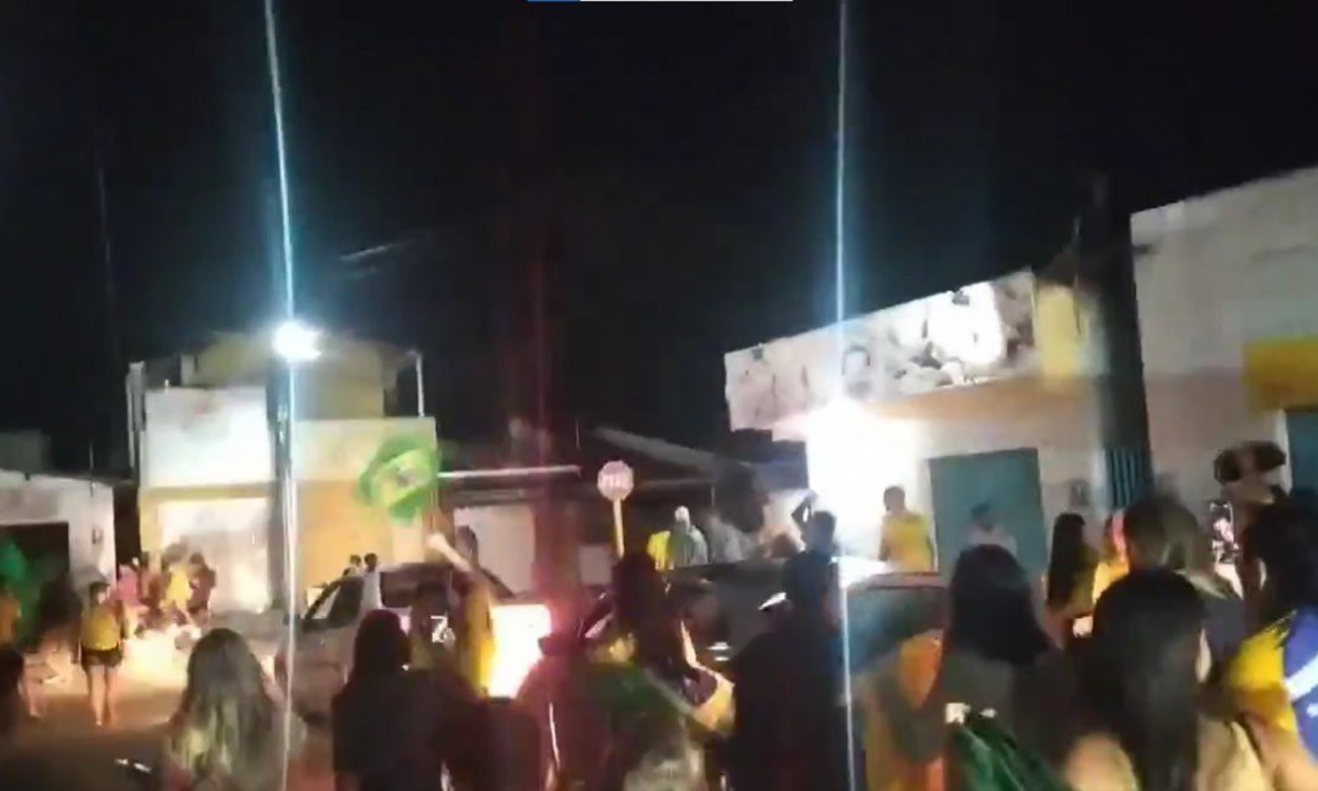 Ningu&eacute;m dorme! Cidade de &Iacute;talo faz carreata na madrugada para comemorar ouro; assista!