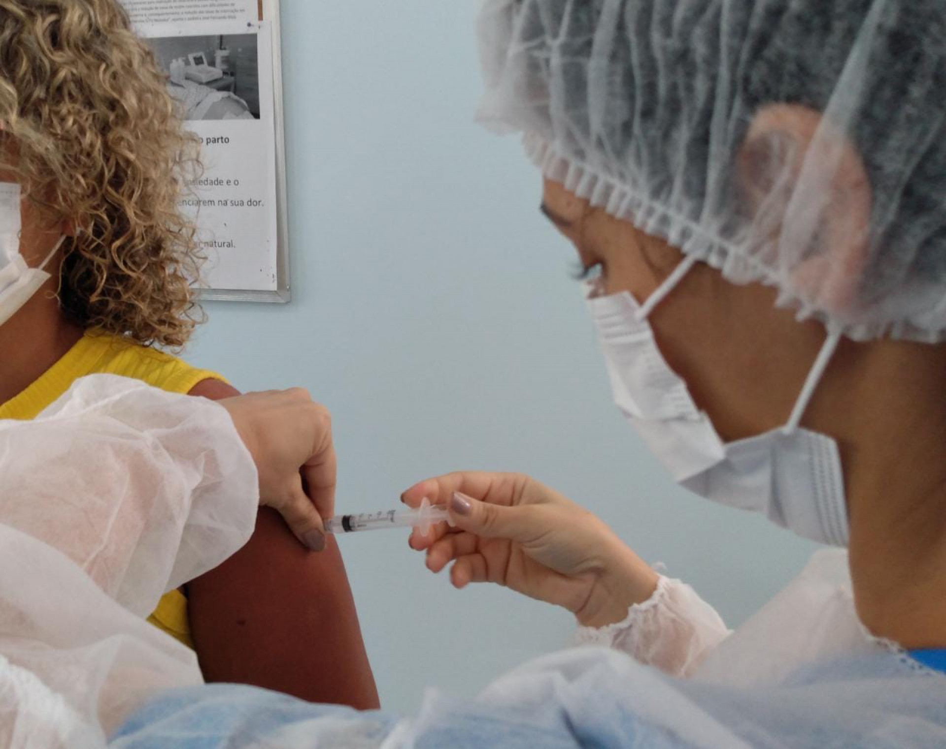 Vacina desenvolvida pela UFMG deve ser usada anualmente, afirma ministro da Ci&ecirc;ncia