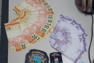 Agentes da Guarda Civil apreendem homem com notas falsas em Saquarema