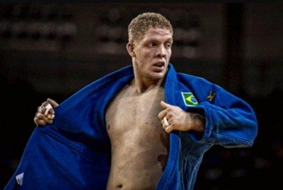 Judô masculino: brasileiro Rafael Buzacarini perde para belga campeão europeu e se emociona em entrevista