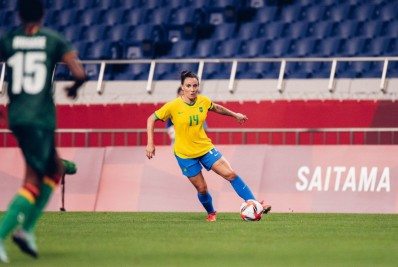 'Superei com o futebol', diz Jucinara em estreia na seleção feminina após doença grave