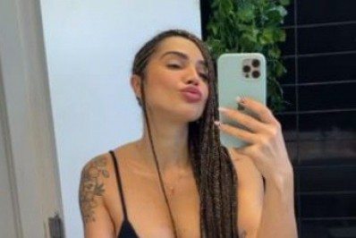 Paula Amorim, campeã do 'No Limite', exibe as curvas de biquíni