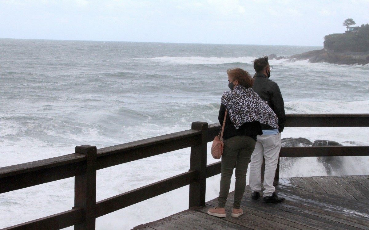 Ressaca e frio no Rio de Janeiro
Andre Branco e Marcia Valeria Bral