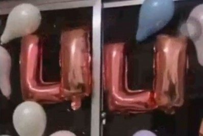 Fotos! Blogueiras presas por estelionato comemoram soltura com espumante, caipirinha e salgadinhos