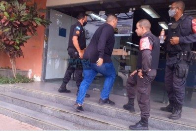 Três homens são presos com carro clonado