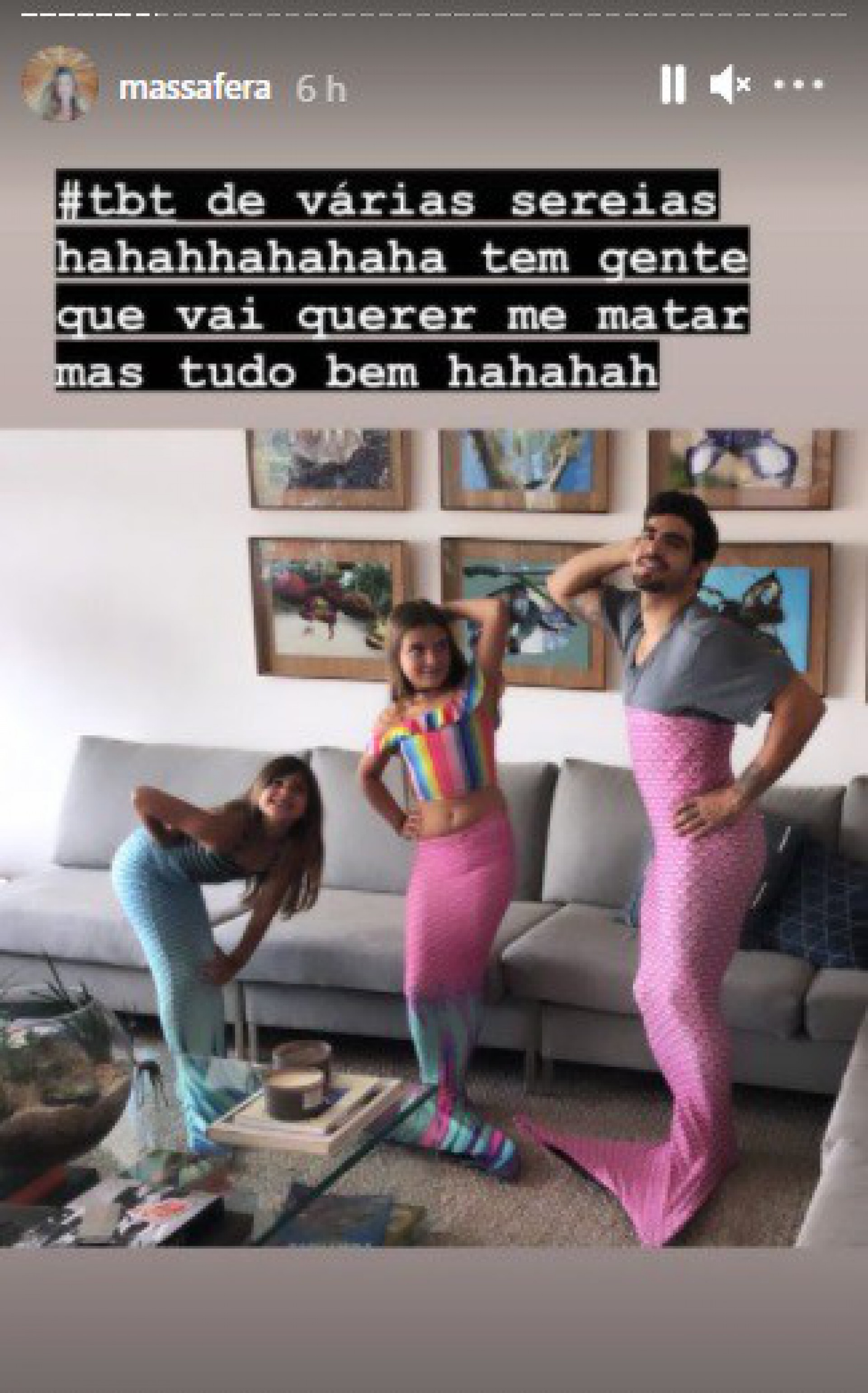 Grazi Massafera posta foto de Caio Castro fantasiado de sereia