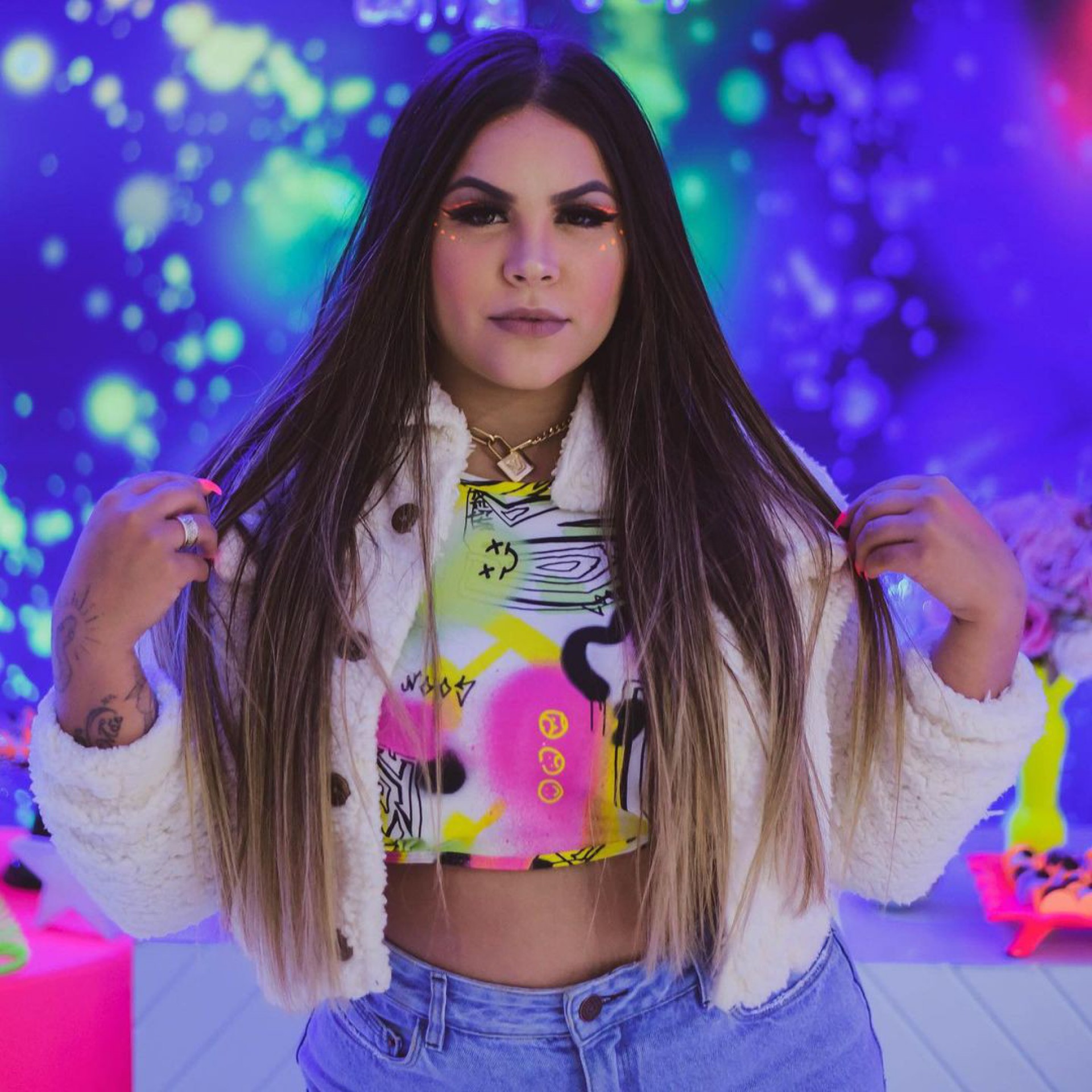 'Ninguém tem o direito de julgar, atacar e ofender', diz campeã do 'Power Couple'