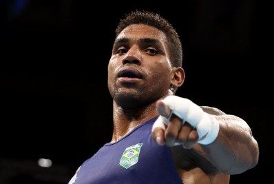 Técnico exalta bronze de Abner, mas desabafa sobre a falta de apoio ao boxe