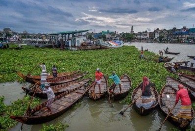 Inundações deixam 20 mortos e 300 mil desabrigados em Bangladesh