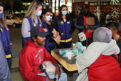 Frio recorde provoca queda drástica na temperatura e  Magé ganha novo abrigo para pessoas em situação de rua