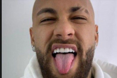 'Ela não deixa', lamenta Neymar sobre revelar a identidade de namorada