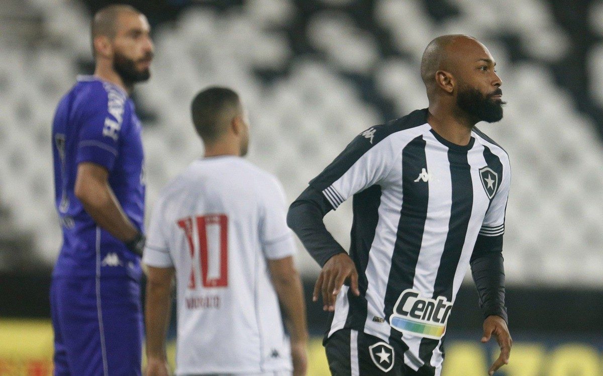 Chay fez o gol que abriu o caminho da vit&oacute;ria do Botafogo no cl&aacute;ssico com o Vasco - Vitor Silva/Botafogo