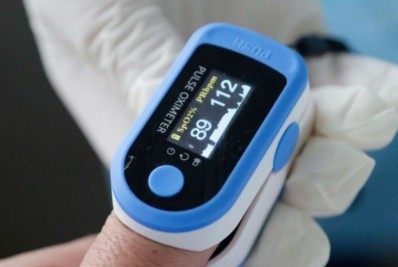 Estudo mostra que oxímetro pode funcionar de forma diferente para pessoas negras