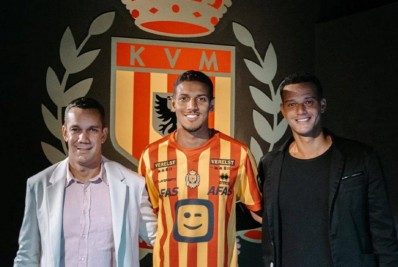 Grupo City não exerce cláusula, e Flamengo continua sendo dono de 40% de Vinicius Souza 