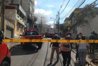 Incêndio de grandes proporções acontece em prédio no Engenho Novo
