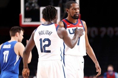 Estados Unidos batem República Tcheca e vão às quartas de final do basquete em Tóquio