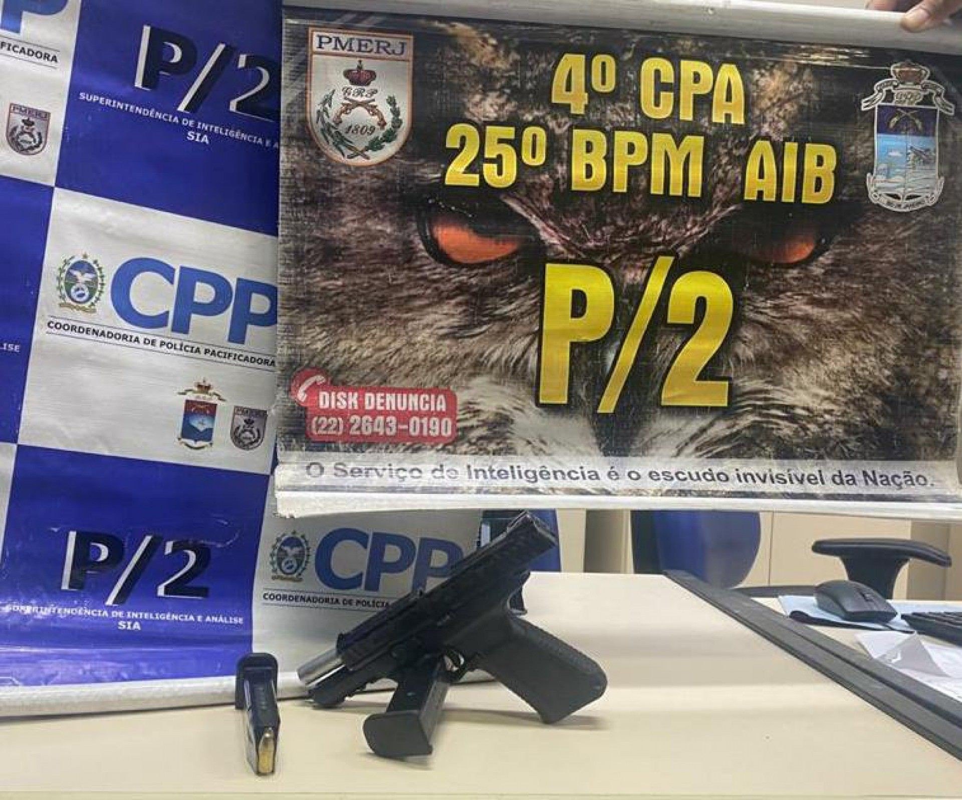  Elementos que planejavam assaltar uma casa s&atilde;o presos com arma em Araruama