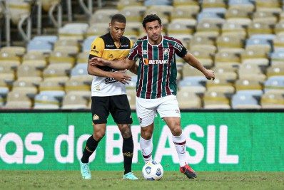 Vivendo maior jejum na temporada, Fred volta a ter dia de garçom no Fluminense