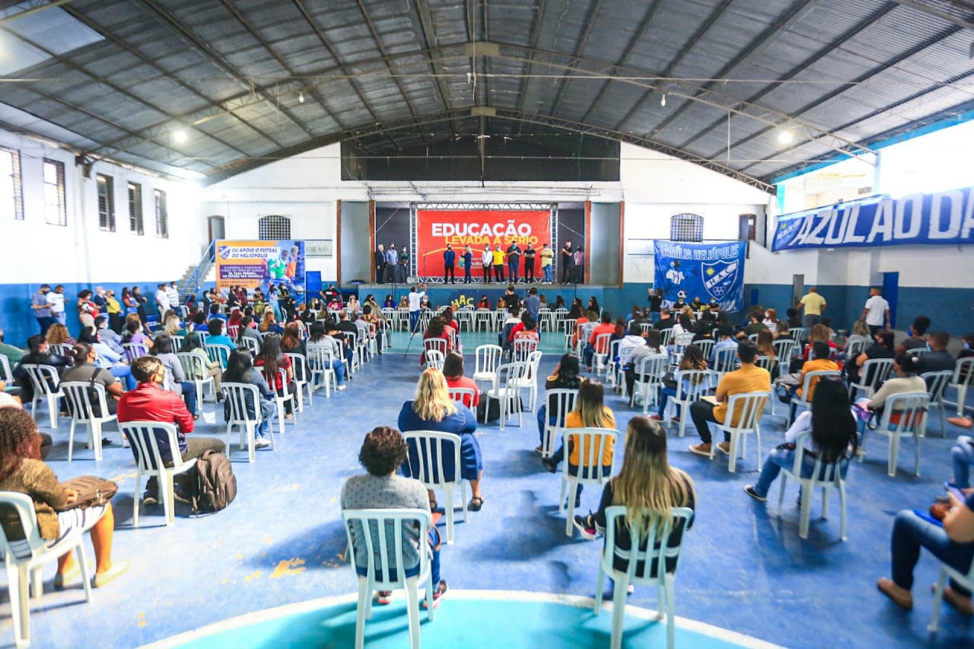  Ao todo, 213 profissionais assinaram contrato para trabalhar na Educa&ccedil;&atilde;o - Rafael Barreto / PMBR