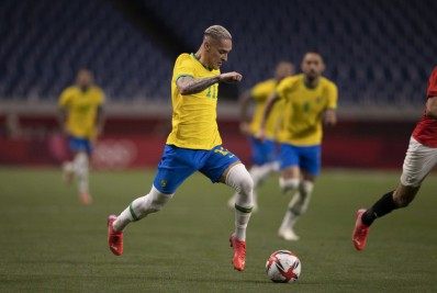 Manchester United aumenta valor e fará nova oferta por atacante brasileiro