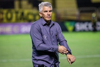 Técnico Neto Colucci comemora vitória em casa e liderança do Voltaço