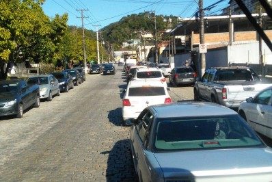 Asfaltamento no Bingen gera atraso nas linhas de ônibus da Cidade Real