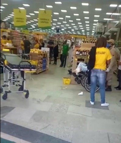 Assalto no supermercado em Saquarema - Divulgação