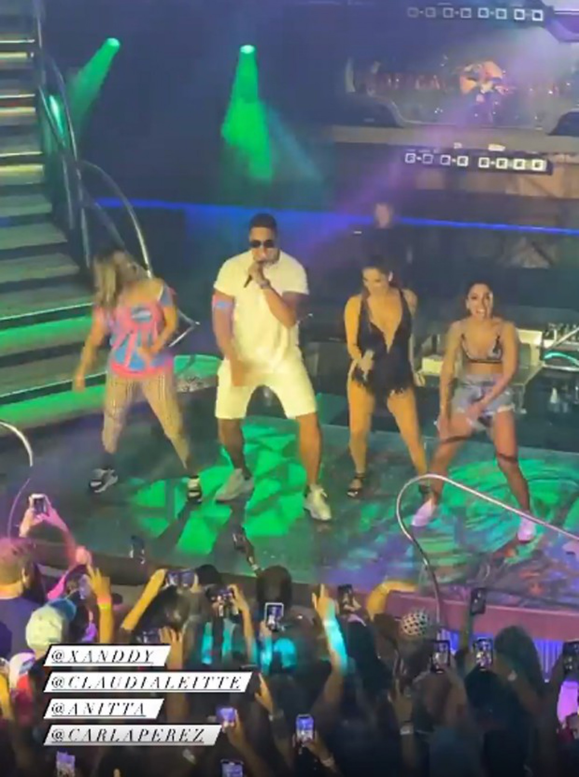 Claudia Leitte recebe Anitta, Xanddy e Carla Perez em show nos EUA - Reprodução/Instagram
