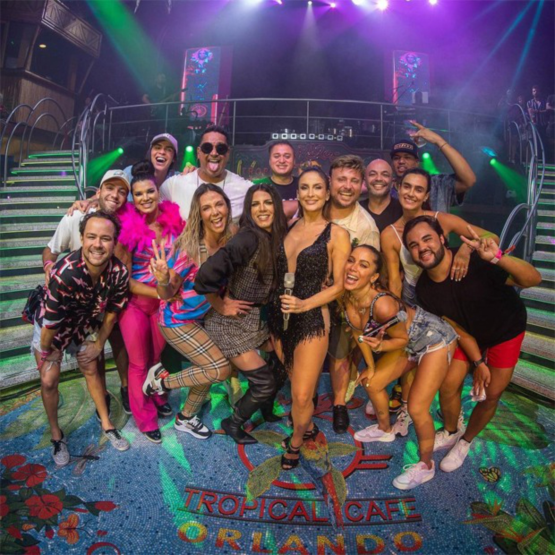 Claudia Leitte recebe Anitta, Xanddy e Carla Perez em show nos EUA - Reprodução/Instagram