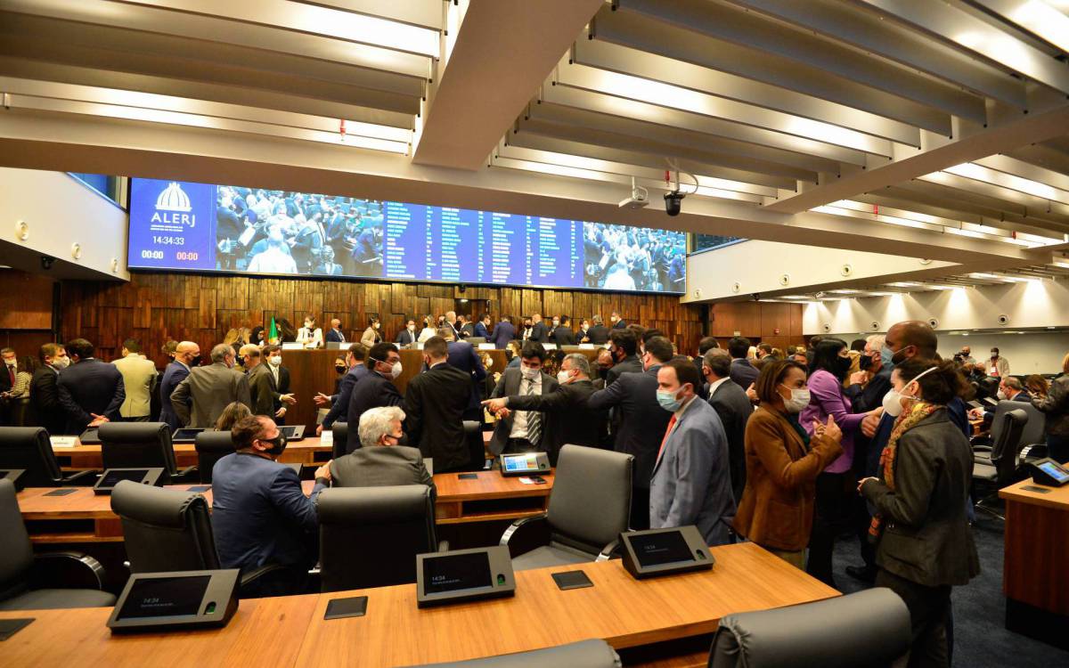 Rio de Janeiro - 01/08/2021 - Cidade/POLITICA/ Rio de Janeiro - Foi inaugurada na tarde hoje (03) a nova sede da Assembl&eacute;ia Legislativa do Estado do Rio de Janeiro , com a presen&ccedil;a do Prefeito Eduardo Paes , Governador Cl&aacute;udio Castro e o Presidente da Alerj Andr&eacute; Ceciliano e outras autoridades . Foto : Fabio Costa/Ag&ecirc;ncia O Dia