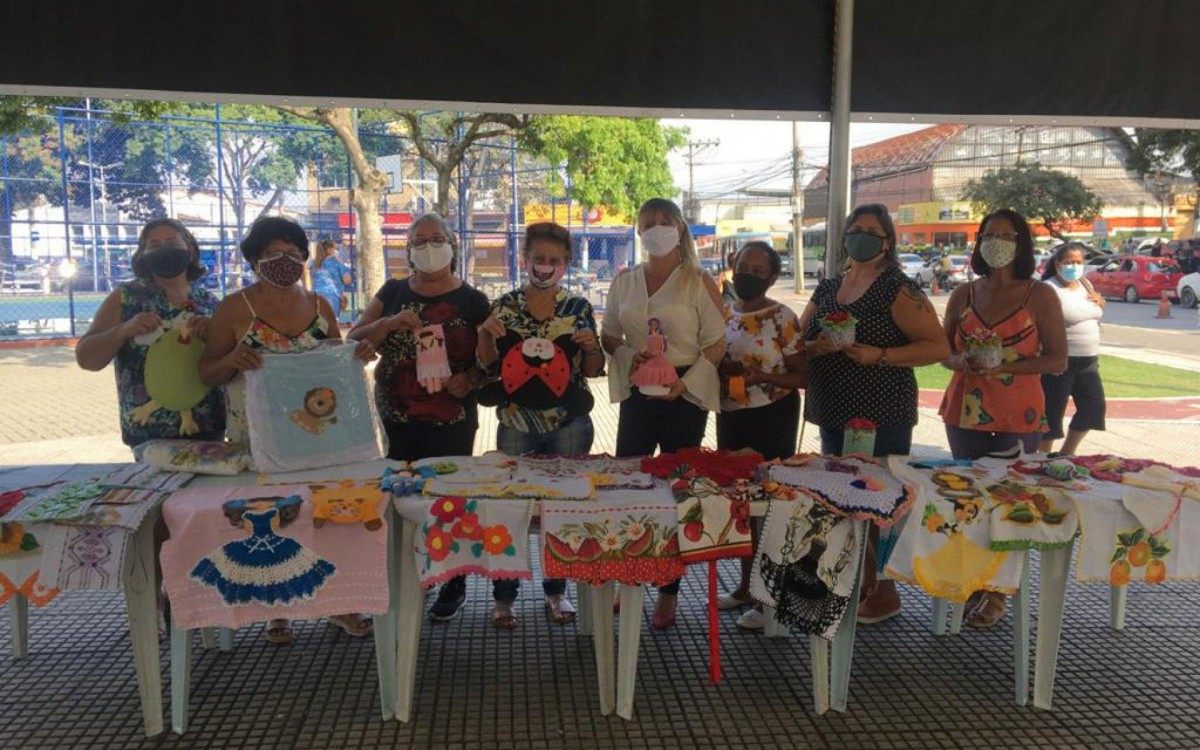 Uma das propostas do projeto &eacute; ensinar uma atividade que pode vir a se tornar fonte de renda para o grupo