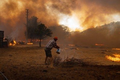Incêndios na Turquia ameaçam usina termelétrica