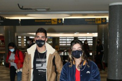 Giovanna Lancellotti e Gabriel David estão um grude só