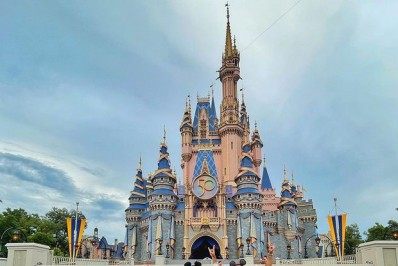 Anitta compartilha álbum de fim de semana com amigos