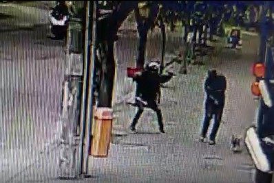 Vídeo flagra momento em que homem é assassinado na Freguesia