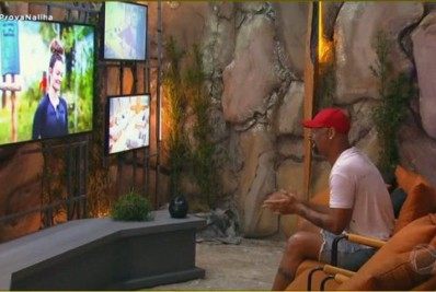 Ilha Record: Reformulação dos times e Dinei falando sozinho marcam início da semana