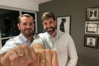 Jornalista da GloboNews e namorado ficam noivos: 'Te amo'