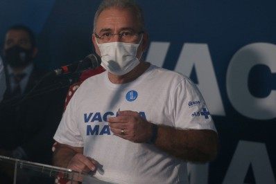 Queiroga diz que governo ouvirá especialistas e sociedade civil para decidir vacinação em crianças