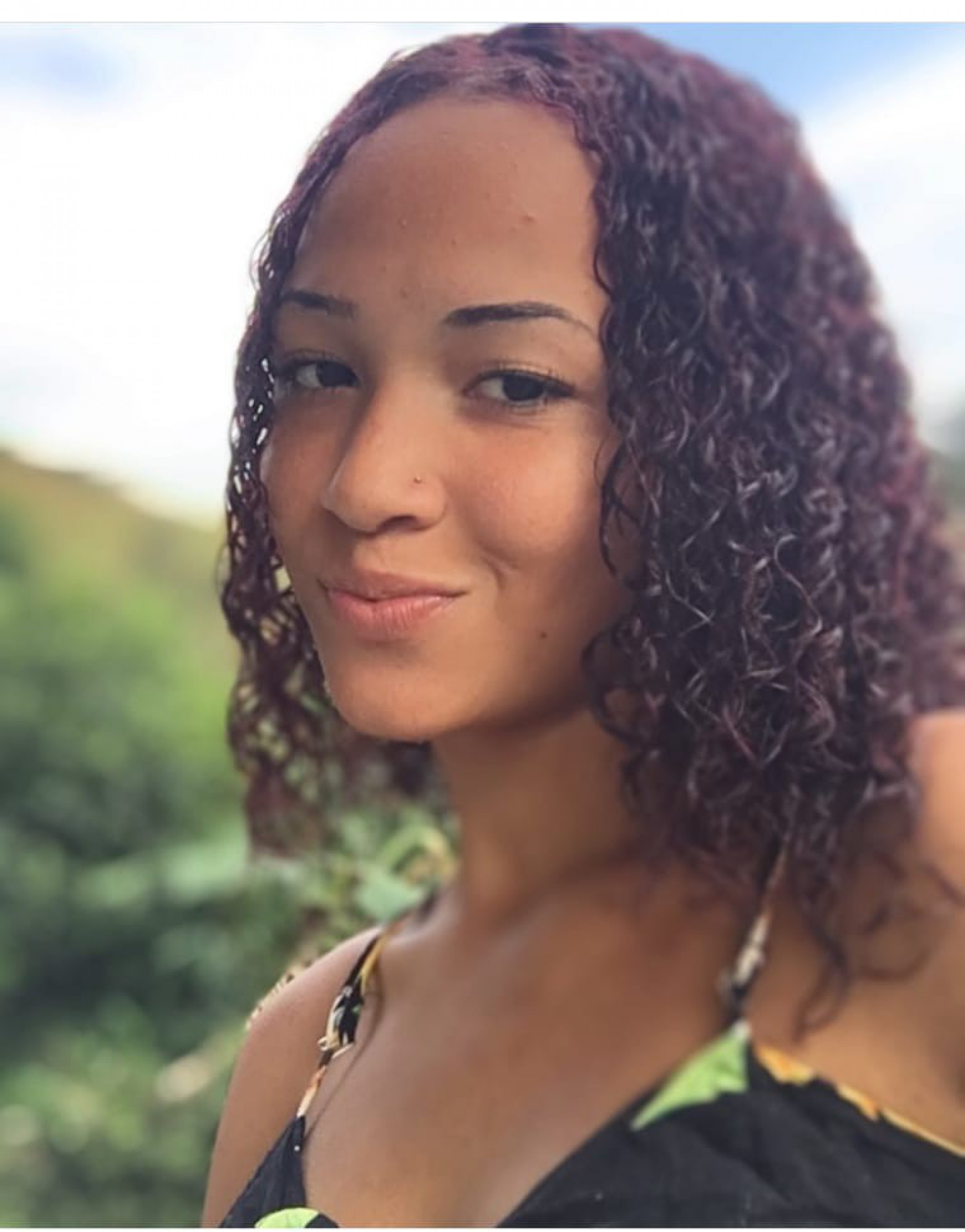 Menina de 15 anos desaparece ap&oacute;s sair da casa do namorado na Zona Oeste 