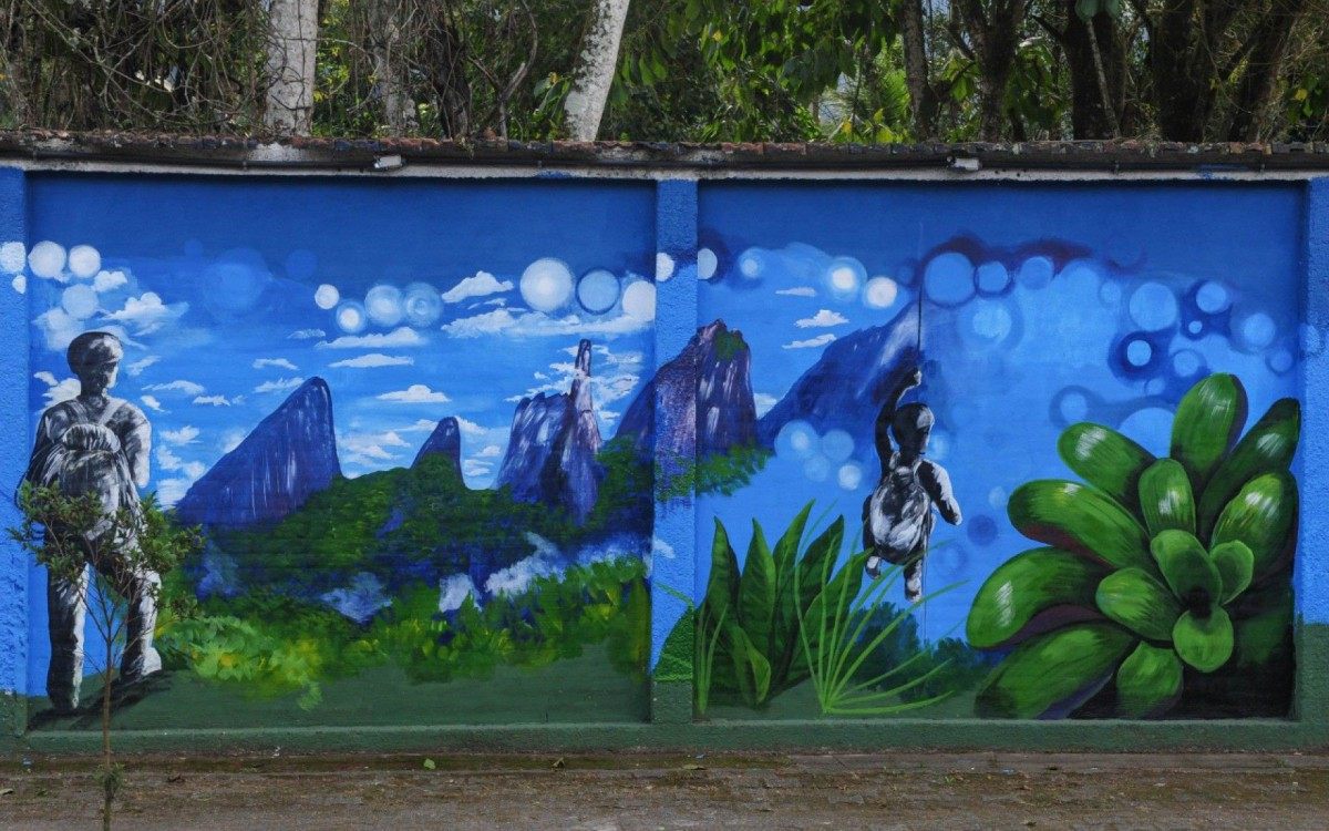 O Dedo de Deus, s&iacute;mbolo do montanhismo no Brasil, est&aacute; em Guapimirim