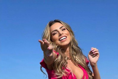 'Não quero pegar carona na fama de ninguém', diz Erika Schneider sobre ter sido paquerada por famosos