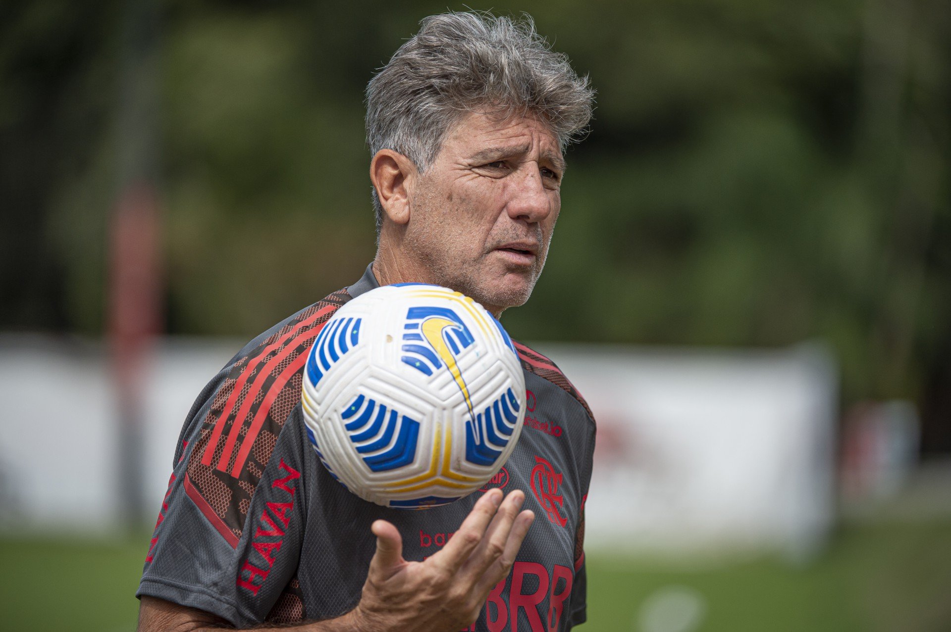 Ex-jogador do Flamengo relembra gozações de Renato Gaúcho e de Romário: ‘Se você encontrar uma mulher’