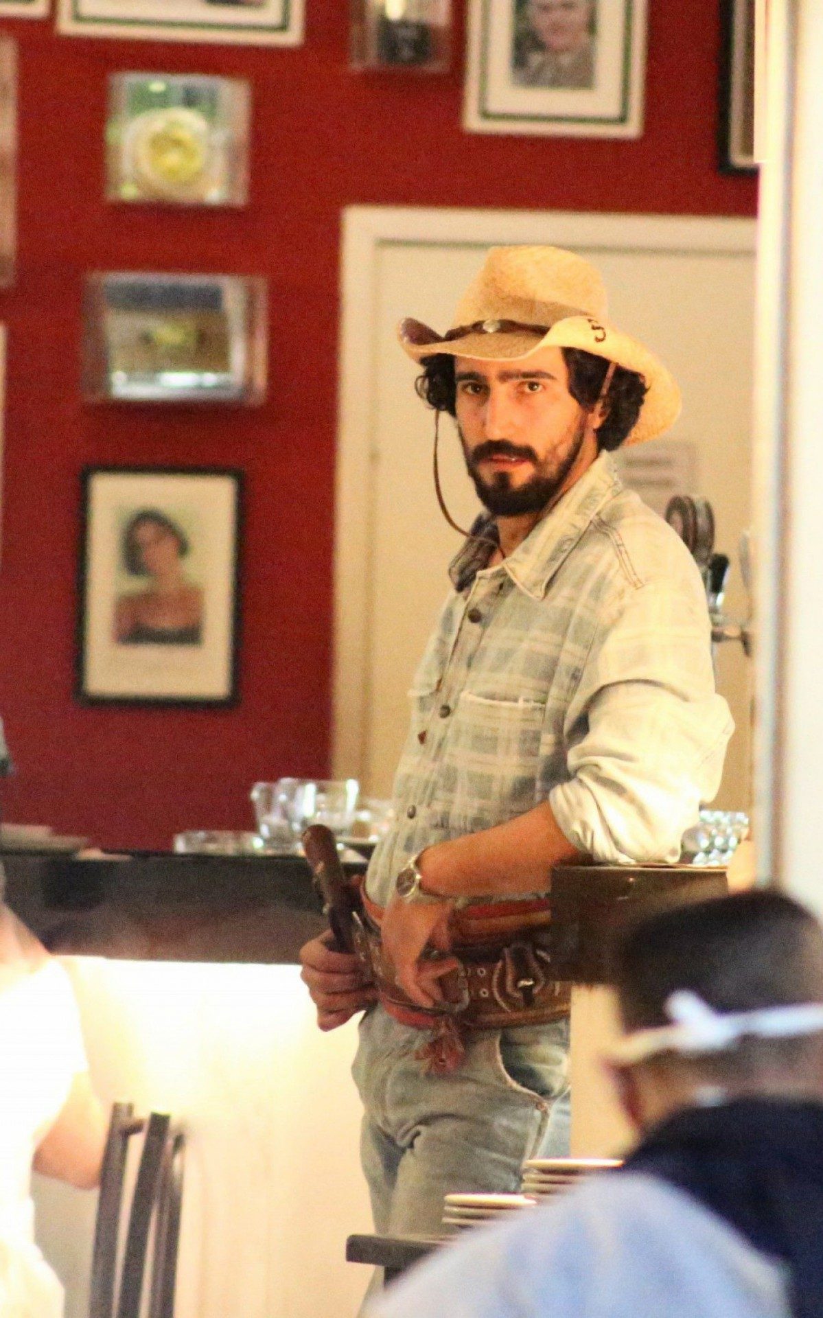 Renato G&oacute;es grava cenas de 'Pantanal'