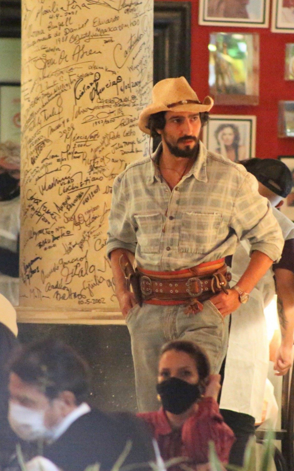 Renato G&oacute;es grava cenas de 'Pantanal'