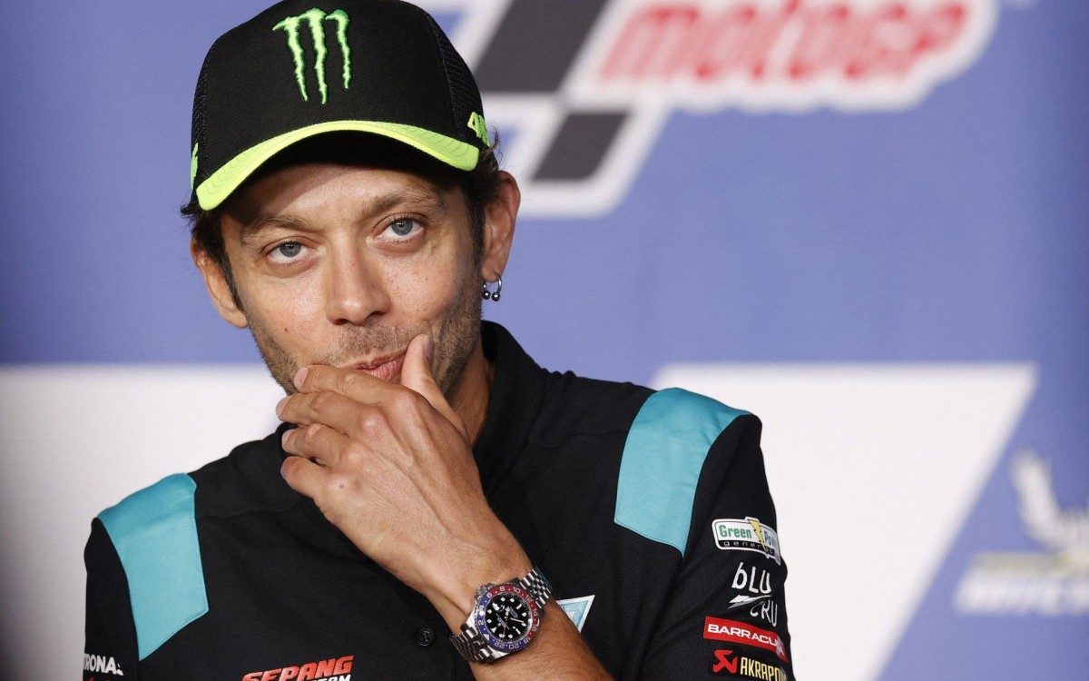 Atualmente Valentino Rossi &eacute; piloto da equipe satelite da Yamaha, a Yamaha-SRT