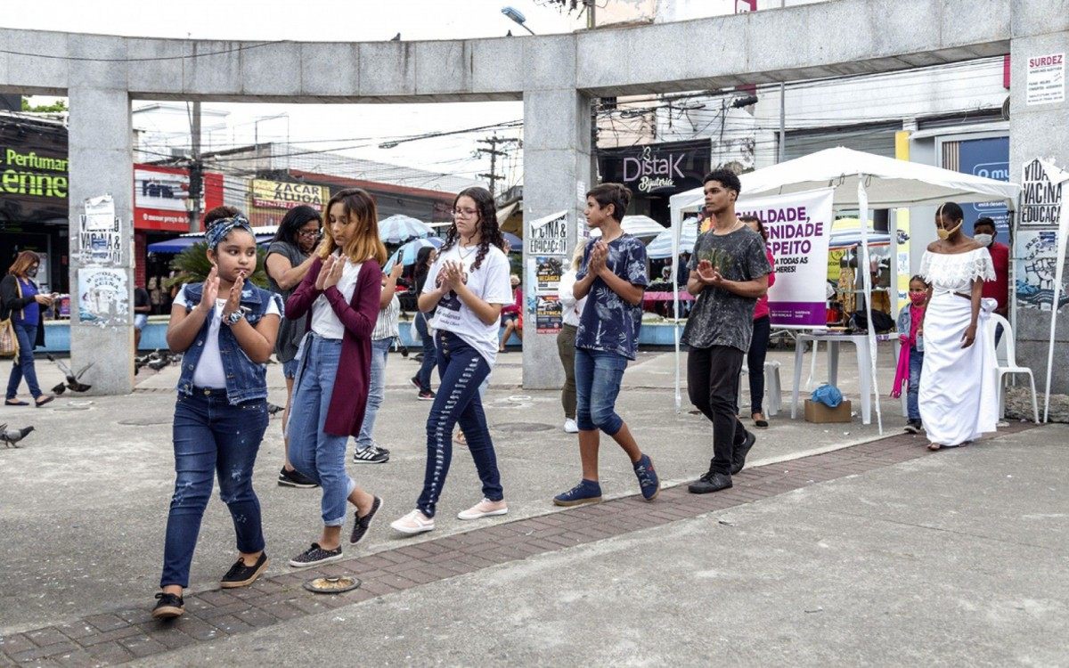 A Coordenadoria de Igualdade Racial incentiva a&ccedil;&otilde;es voltadas &agrave; popula&ccedil;&atilde;o negra no &acirc;mbito geral e se disp&otilde;e a di&aacute;logos com a sociedade civil, defendendo e disseminando a import&acirc;ncia da vis&atilde;o antirracista