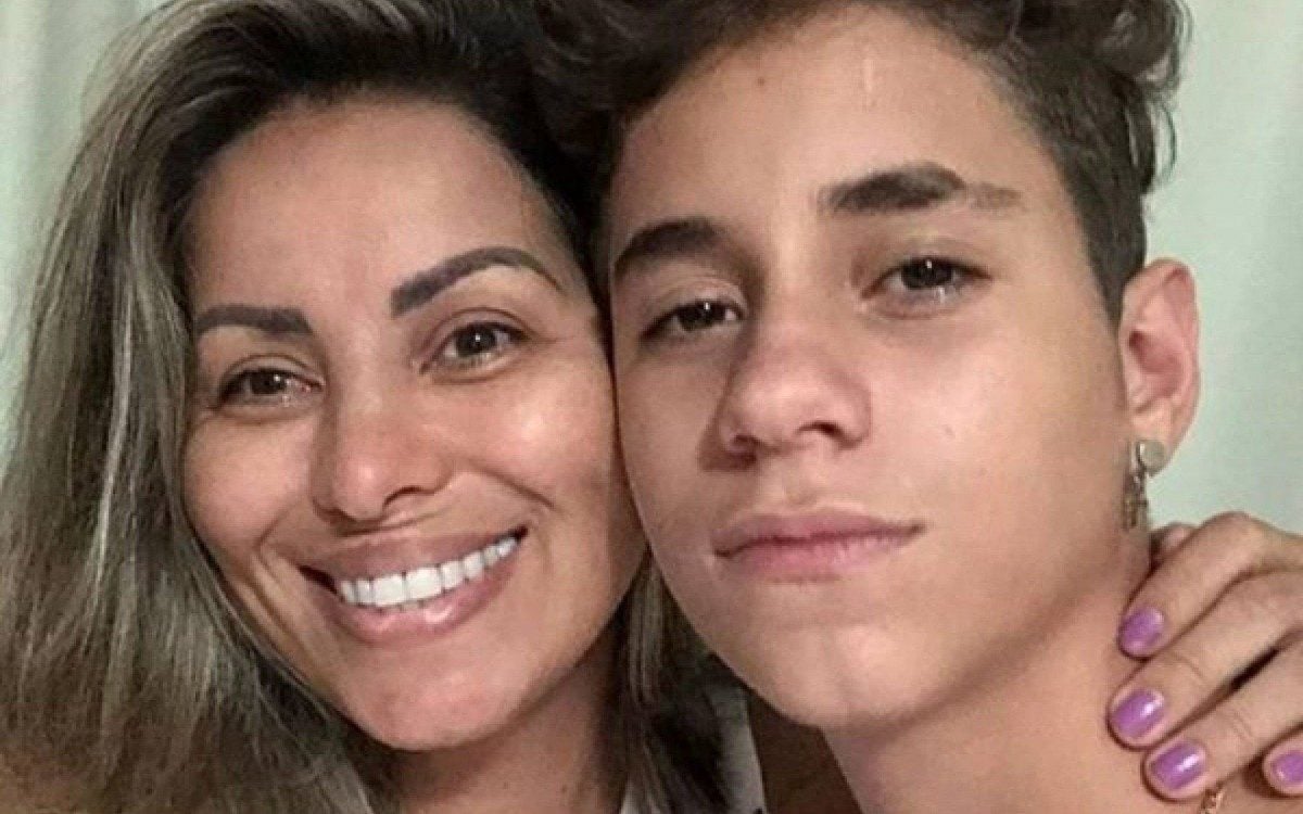 Walkyria Santos ao lado do filho Lucas Santos - Reprodução instagram 
