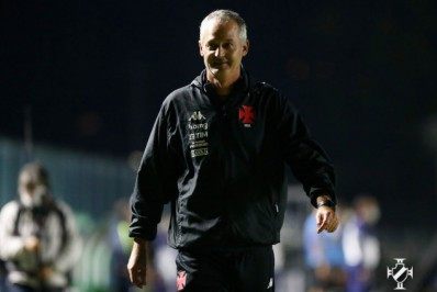 Com lesão, medalhão pode desfalcar o Vasco por até quatro semanas